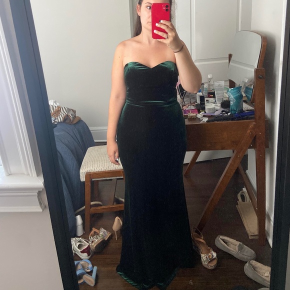 Revelry Quinn Velvet Emerald Dress - Picture 3 of 3